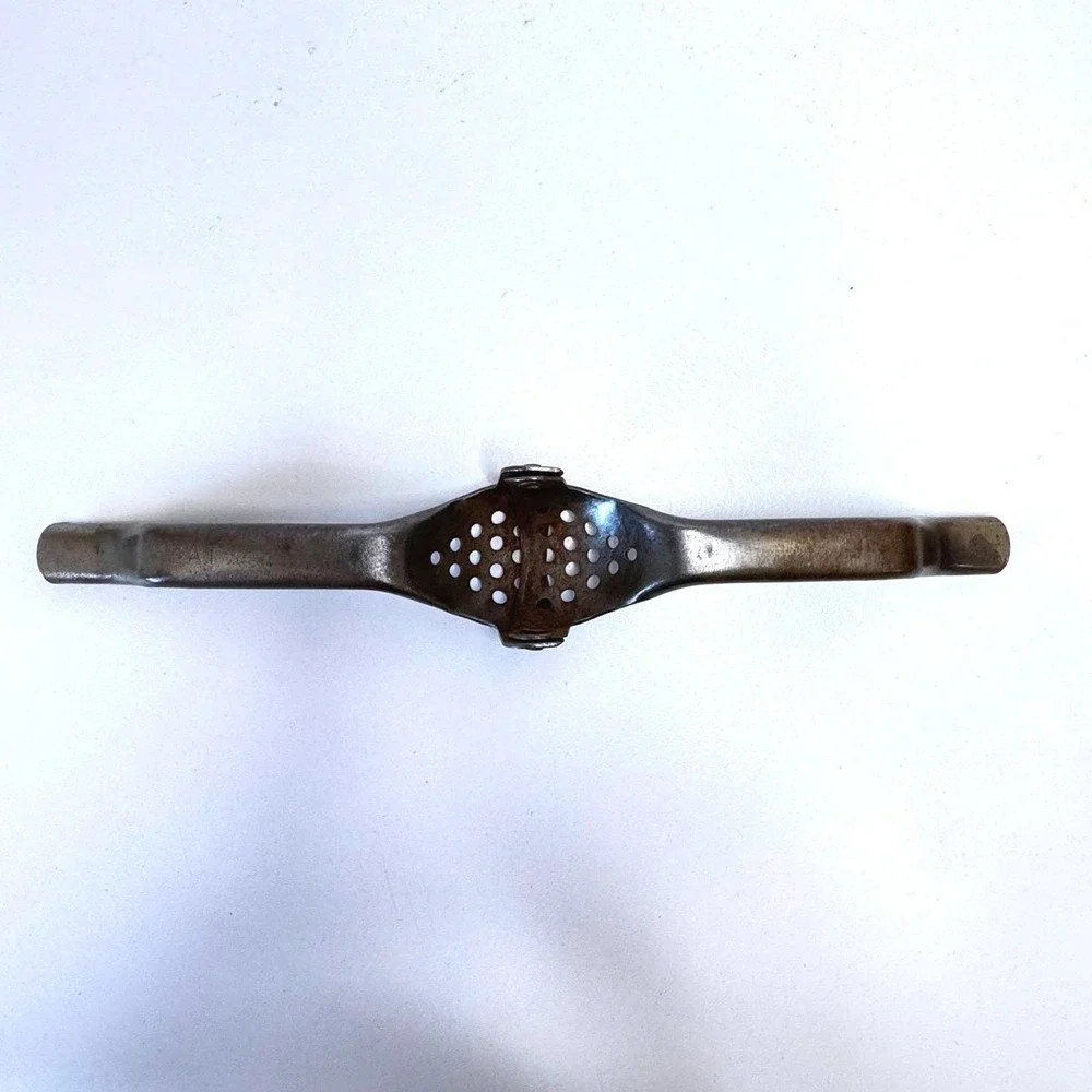 Vintage Antique Grapefruit Corer Kitchen Tool‎ Decor Metal Patina Rust